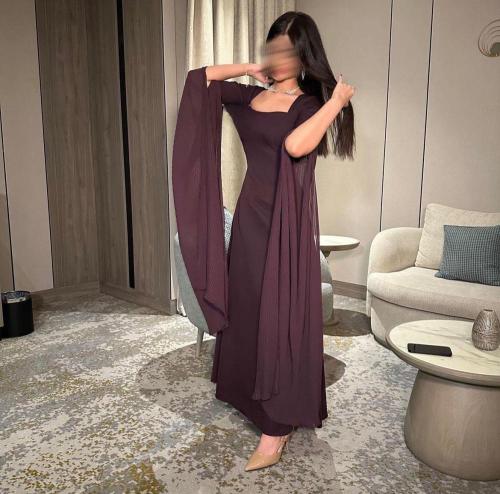 فستان ناعم بلون برغندي