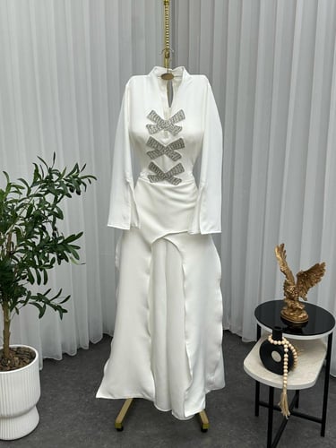 جمبسوت ابيض انيق