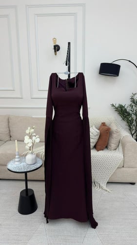 فستان ناعم بلون برغندي