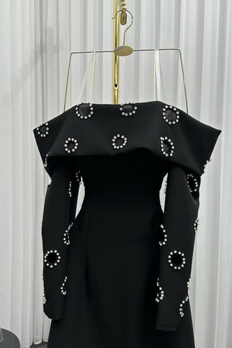 فستان اسود انيق