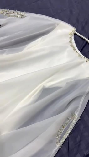 فستان حوامل ابيض