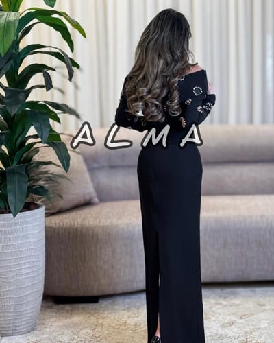 فستان اسود انيق