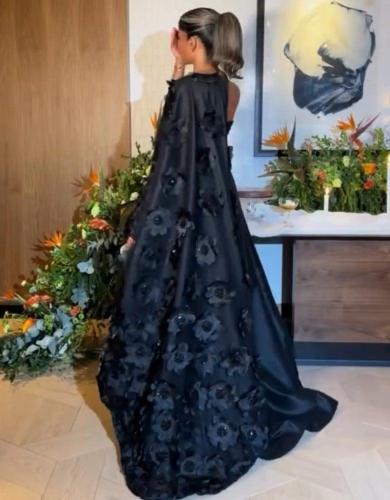 فستان اسود انيق