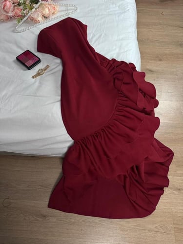 فستان عنابي اوف شولدر انيق