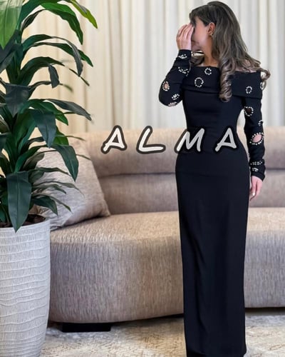 فستان اسود انيق