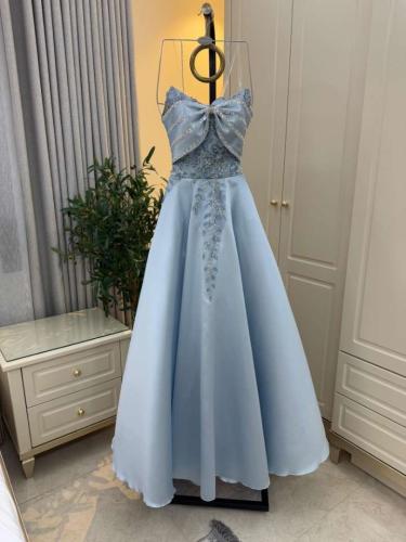 فستان سن محير سماوي