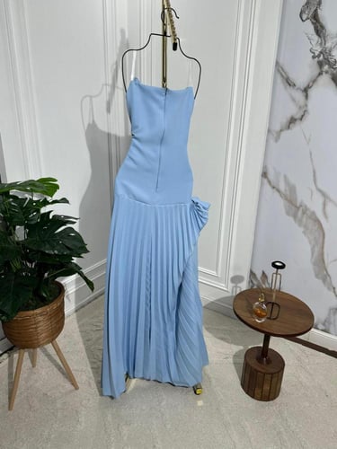 فستان ناعم لون سماوي