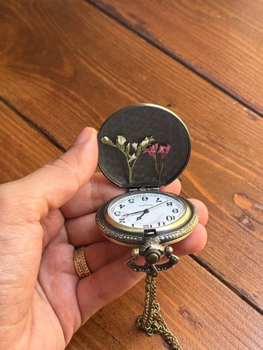 منتج حصري للعيد | نصف درزن ساعة ڤينتج بالورد المجف...