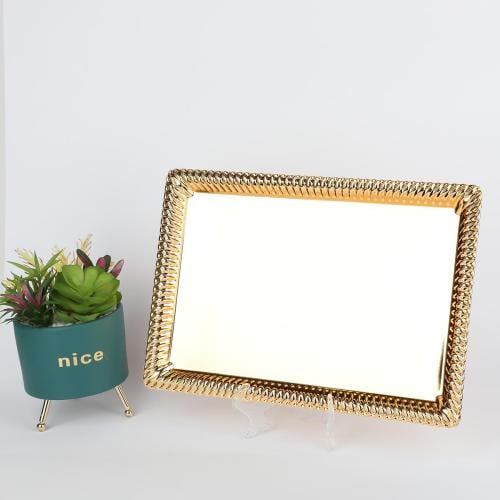 طوفرية تقديم فضي بحواف ذهبي مقاس 35*24سم