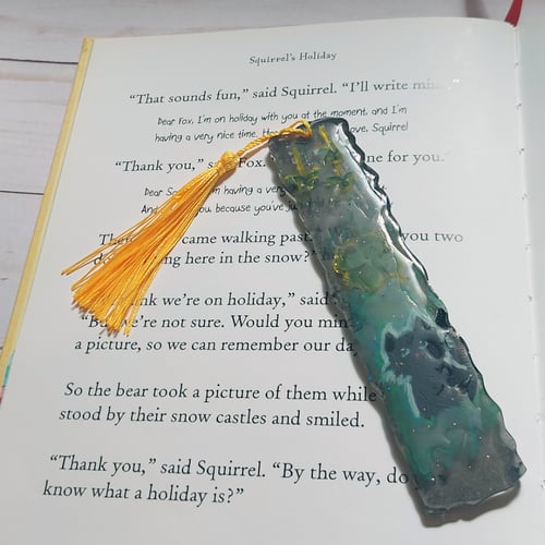 فاصل القط الأسود