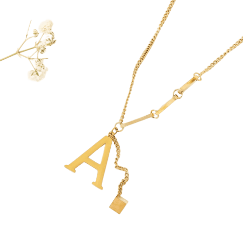 قلادة حروف نسائية