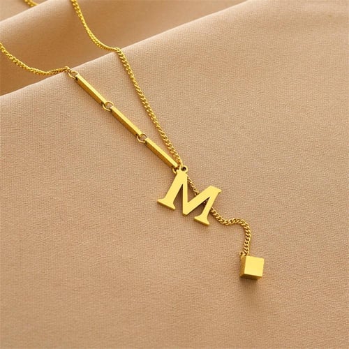 قلادة حروف نسائية