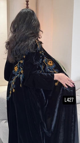 عباية مخمل رسم يدوي وشك يدوي قصة نص بشبت