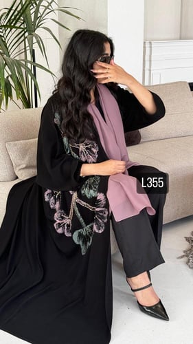 عباية كريب سبشل رسم يدوي قصة بشت