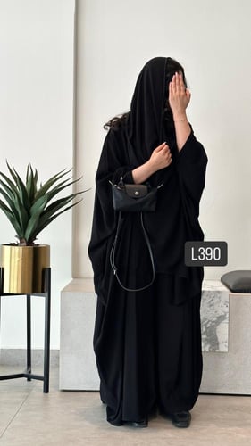 عباية كريب سبشل رسم يدوي وشك يدوي قصة بشت