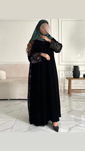 عباية مخمل مع استرتش قصة عادية ستريت