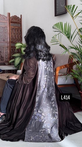 عباية مخمل مع ترتر تطريز كمبيوتر قصة عادية ستريت