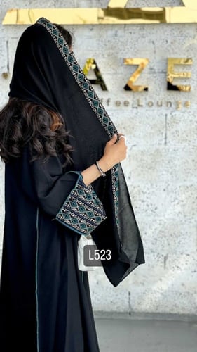 عباية كريب بلقيس تطريز كمبيوتر قصة عادية ستريت