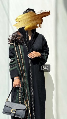 عباية كريب بلقيس تطريز يدوي قصة نص بشت