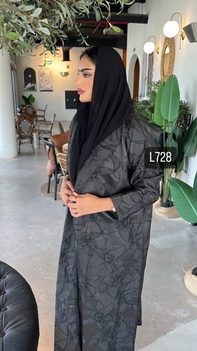 عباية جاكار قصة عادية ستريت