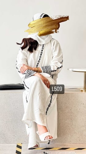 عباية كريب بحريني تطريز يدوي قصة عادية ستريت