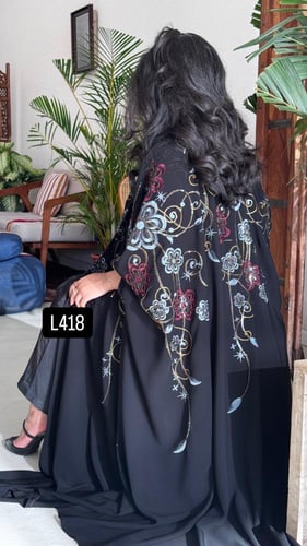 عباية كريب سبشل مع ترتر تطريز كمبيوتر قصة قطري