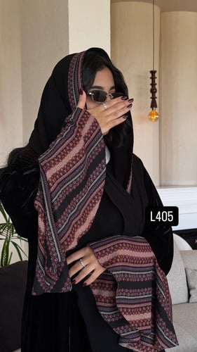 عباية مخمل مع كشميري قصة عادية ستريت