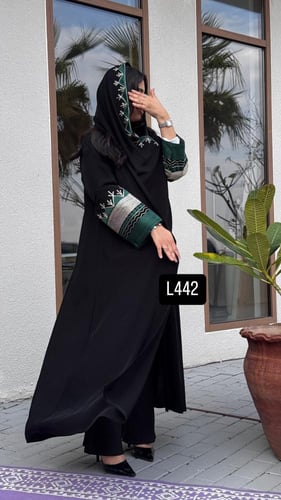 عباية كريب سبشل تطريز يدوي هاري قصة عادية ستريت