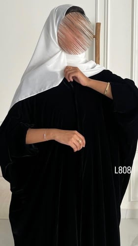 عباية مخمل رسم يدوي وشك يدوي قصة بشت