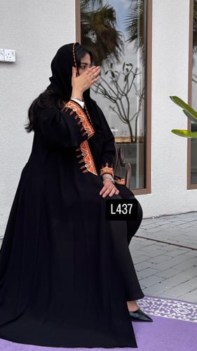 عباية كريب سبشل تطريز يدوي قصة عادية ستريت