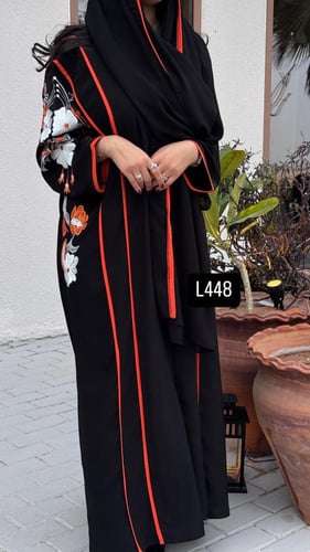 عباية كريب سبشل تطريز يدوي قصة نص بشت