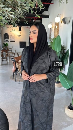 عباية جاكار قصة عادية ستريت