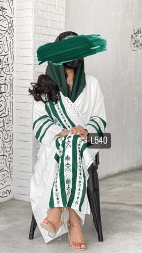 عباية كريب بحريني تطريز يدوي قصة نص بشت