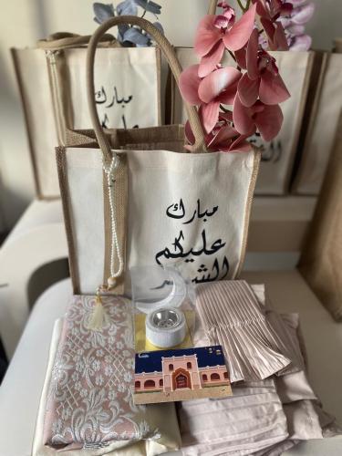 شنطة الروحانية لون وردي فاتح