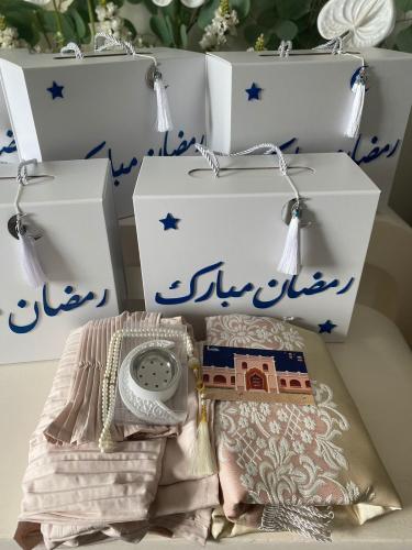 بوكس رمضان الأنيق لون وردي فاتح