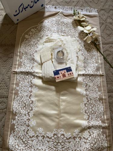 بوكس رمضان الأنيق لون سكري