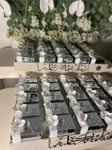 علب مرايا فضي 25 حبة مع الصينيه