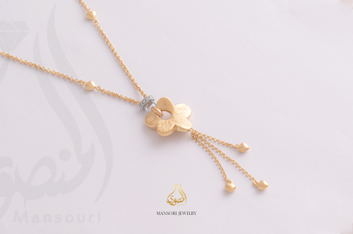 قلادة الزهرة S028 عيار 18