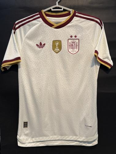 تيشيرت منتخب اسبانيا الابيض 2027 فئة اللاعبين