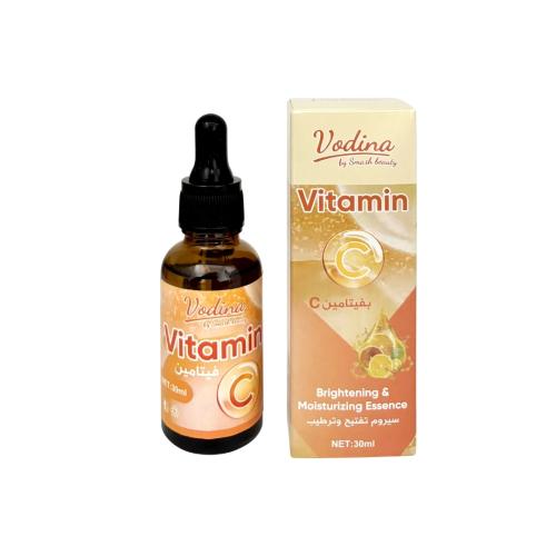 سيروم فيتامين C لتفتيح وترطيب البشرة من سماش بيوتي...