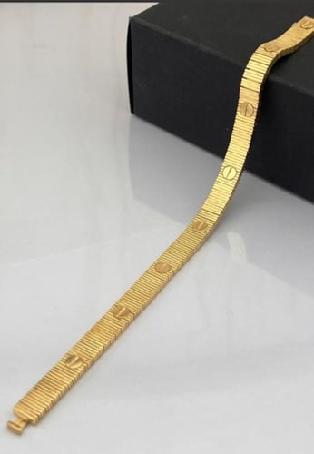 أسواره ماركة فخم للأبد