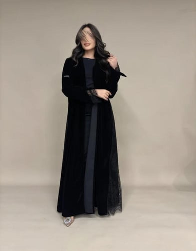 عباية شتوية مخمل الدانتيل