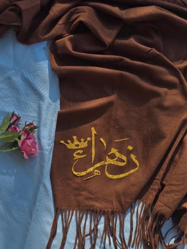 سكارف شتوية مع الفراشه