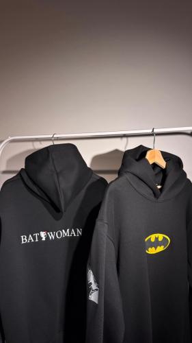 هودي باتمان مع بعض للمسه