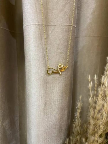 قلادة بحرفك الفخامة