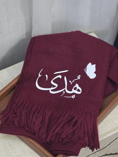 سكارف شتوية مع الفراشه