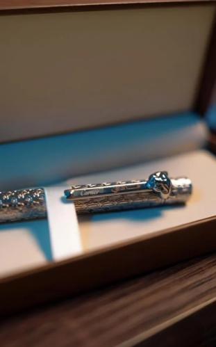 قلم ماركة فخامة