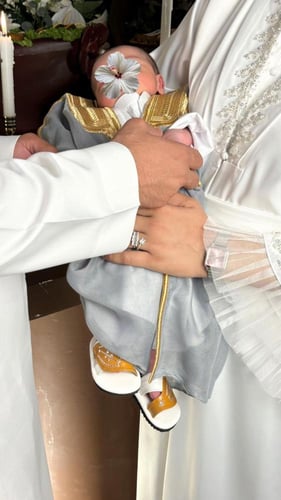 بشت العيد الملكية لطفلك