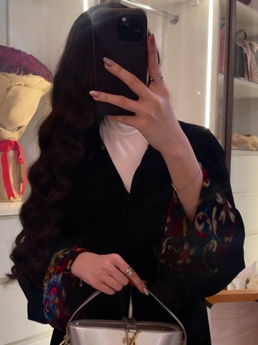 عبايه شتوية أنيقة ودافئة