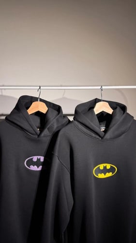 هودي باتمان مع بعض للمسه